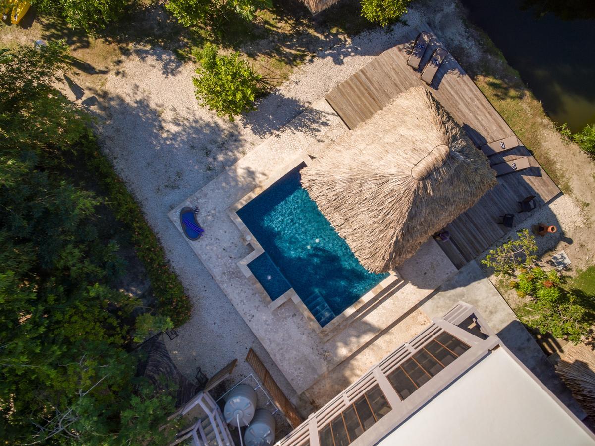 Bayshore Bijou Suites Maya Beach Exterior photo